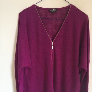 Fuschia V neck with zipper top - size S